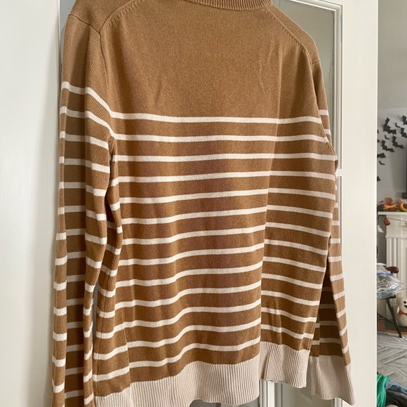 J. Crew lightweight textured cotton Crewneck sweater - Picture 3 of 4